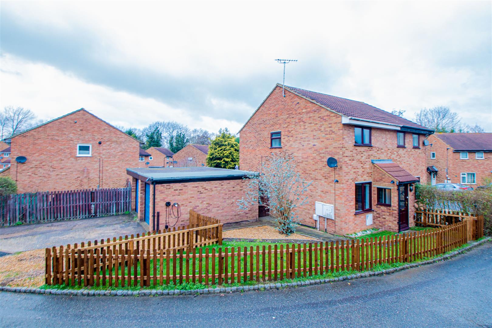 Squires Close, Robins Hill, Milton Keynes